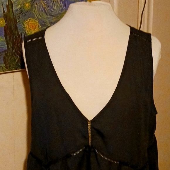NWOT- Jessica Simpson XL Black Dressy or Casual Tank Top w/ See Through Stripes - Picture 3 of 9